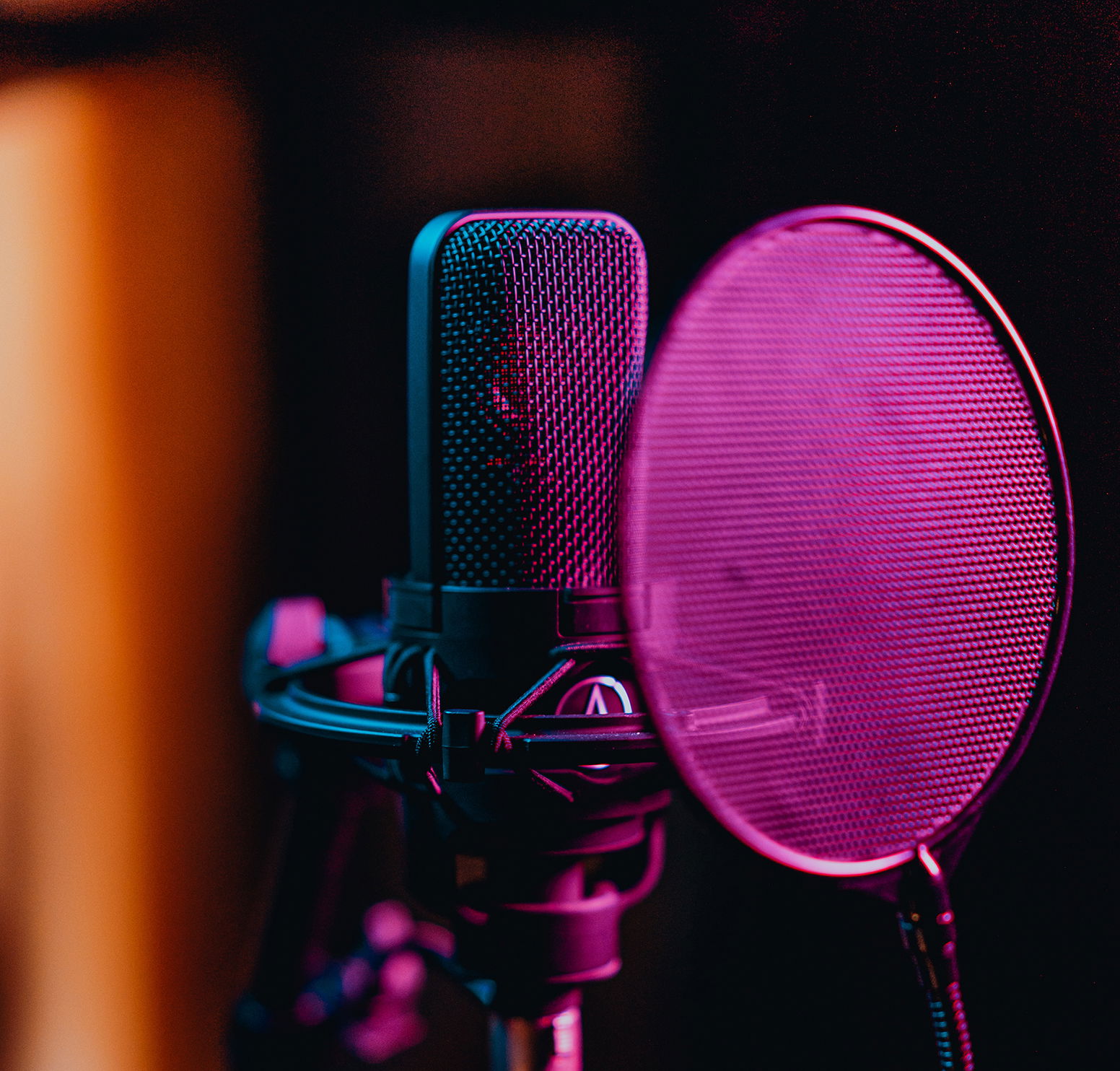 What microphone should you use for voiceover recording for eLearning and video narration?