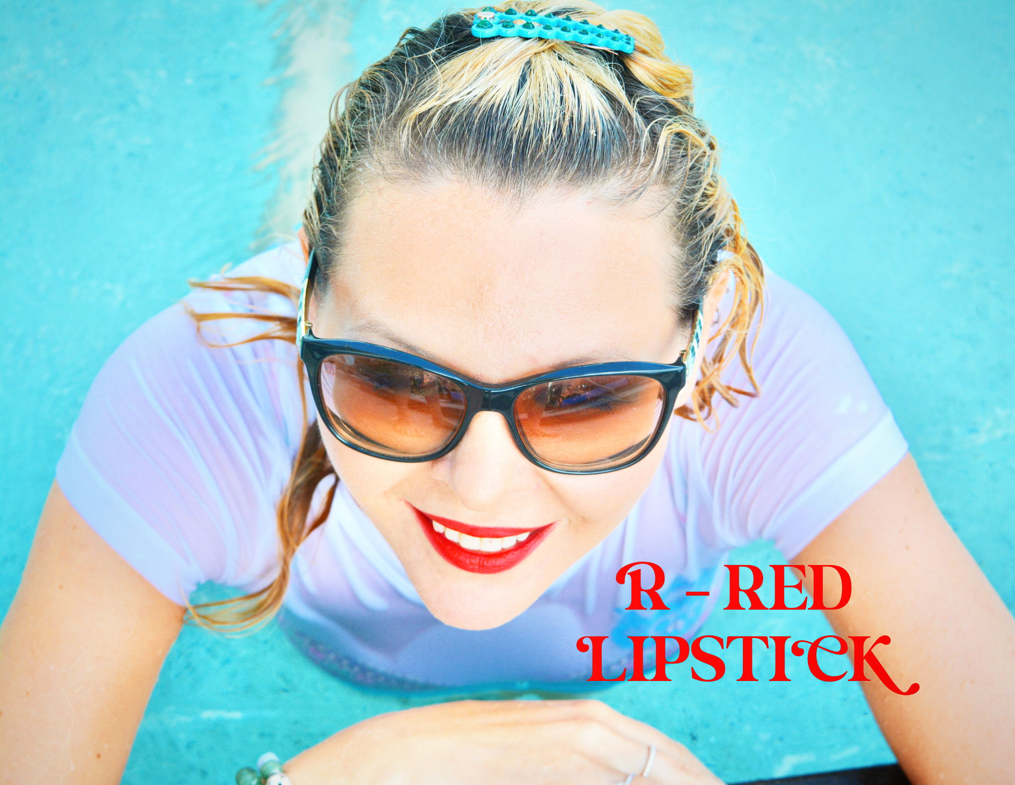 R - RED LIPSTICK